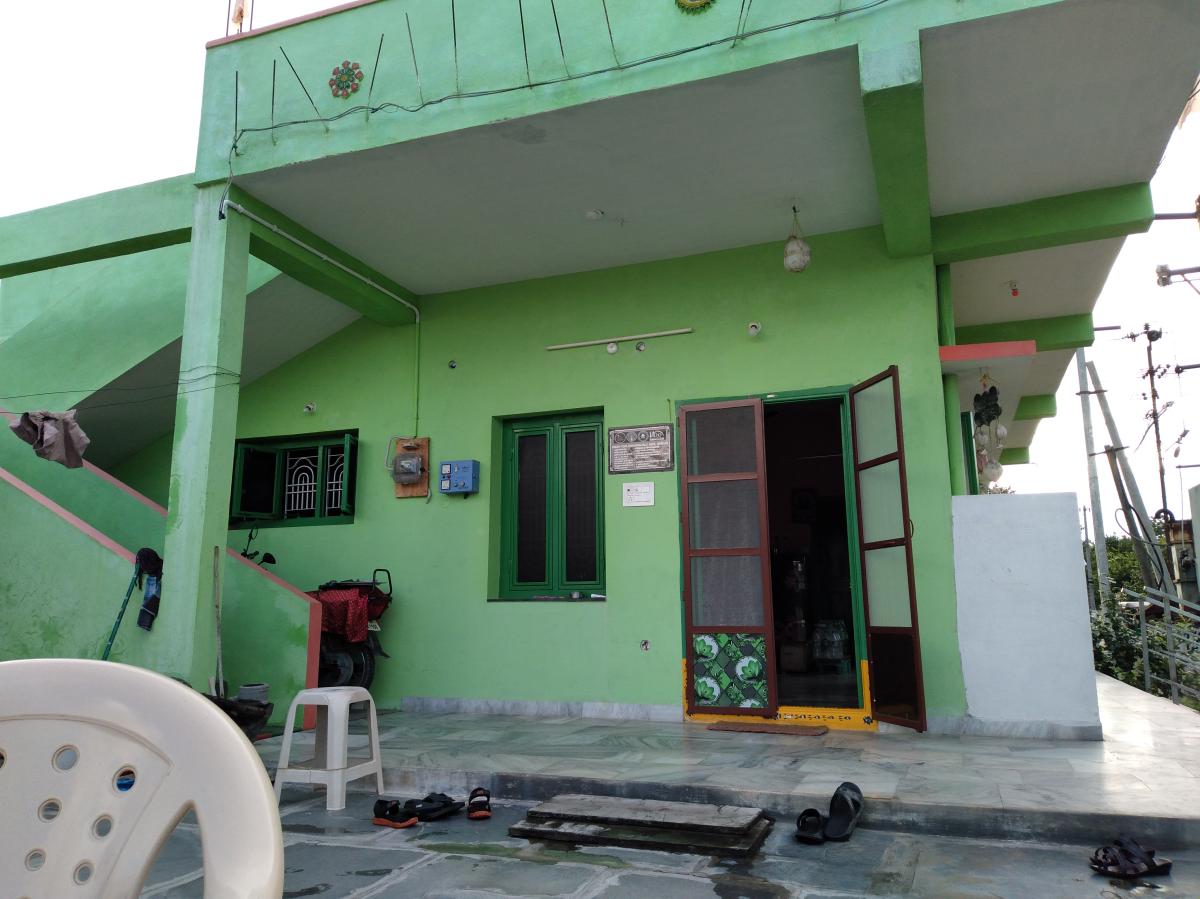 House for sale in Vijayawada-avanigadda Karakatta road for 45 lakhs